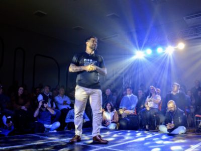 Dimensões personalizadas 816x459 px 1