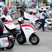 "PMs atiram em motoboy nu durante operação no SP" 26 pms atiram em motoboy nu durante operacao no sp