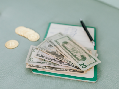 Hábitos financeiros: três práticas que transformam sua rotina, por Andrey de Oliveira Pontes, mostrando como pequenas atitudes podem gerar grandes resultados.