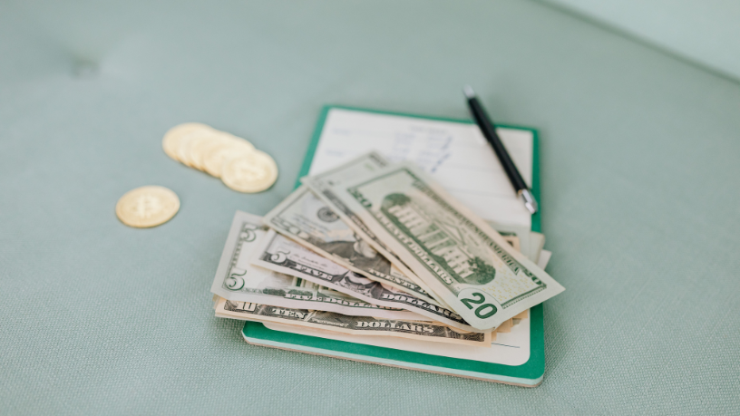 Hábitos financeiros: três práticas que transformam sua rotina 20 Hábitos financeiros: três práticas que transformam sua rotina, por Andrey de Oliveira Pontes, mostrando como pequenas atitudes podem gerar grandes resultados.