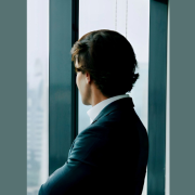 O que separa visão de execução no dia a dia dos negócios, segundo a experiência de Ian dos Anjos Cunha ao comparar o papel do fundador e do gestor.