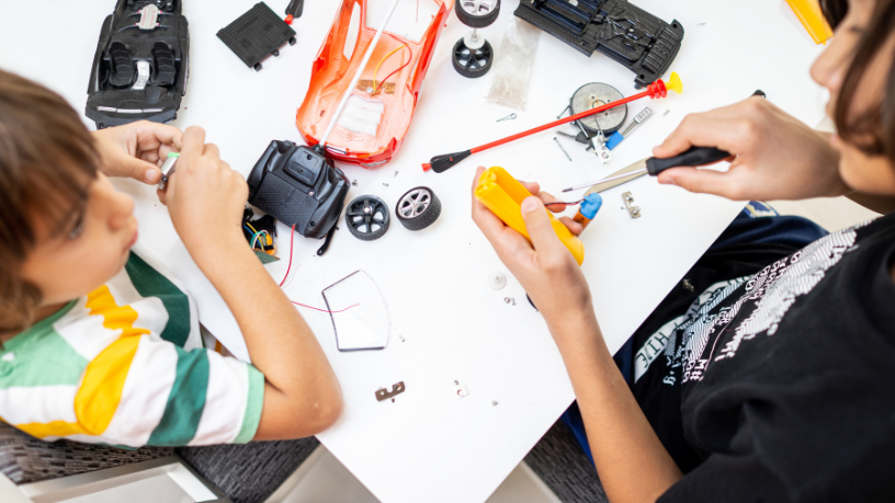 A cultura maker transforma a escola quando a robótica entra no currículo com Gustavo Adolfo Morceli Rodrigues.