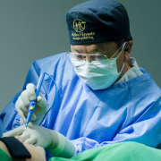 O lifting endoscópico de sobrancelhas oferece inovação com menor invasividade e recuperação otimizada, afirma Milton Seigi Hayashi.